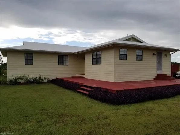 925 Foxdale Ave, Lehigh Acres, FL 33974