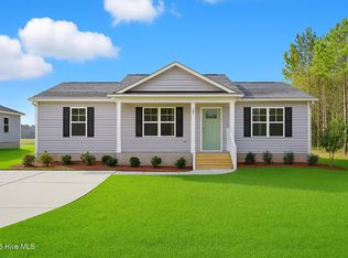 187 Page St, Teachey, NC 28464