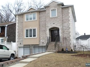 196 Willow Ave, Hackensack, NJ 07601