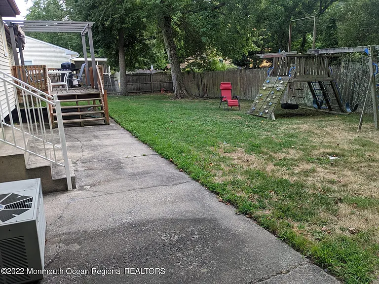 1304 Franklin Ave — Photo 6