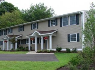 25 Leland Point Dr, Portsmouth, RI 02871