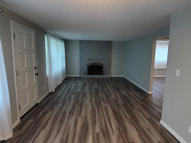 4961 Vista Pl — Photo 2