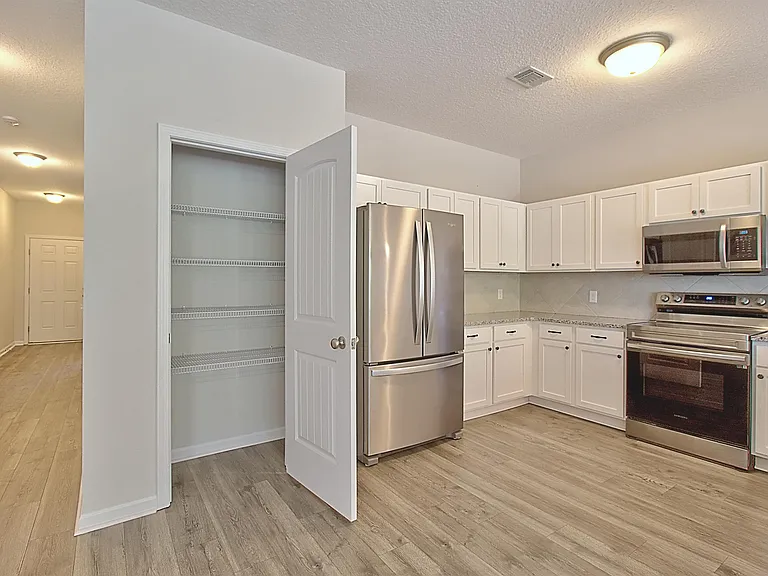 183 Winn Ave — Photo 16