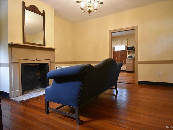 2nd image of 437 Cross St #437