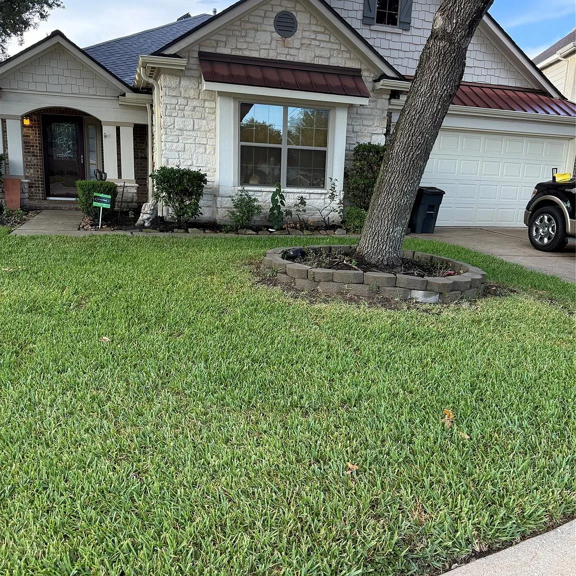 3 bed, 2.0 bath, 2430 sqft, $2,300 — Photo 1