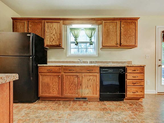 3rd image of 1377 William Suiters Ln