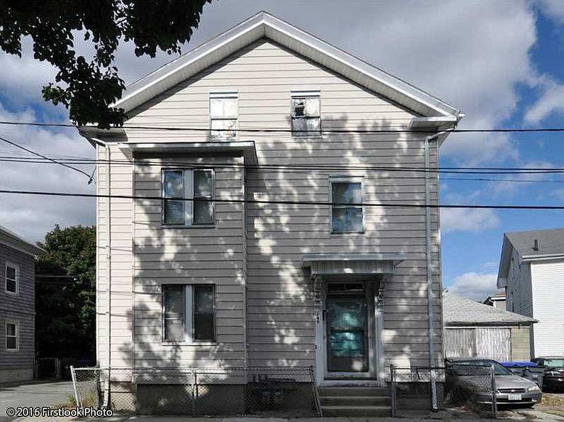 2nd image of 289 Grove St
