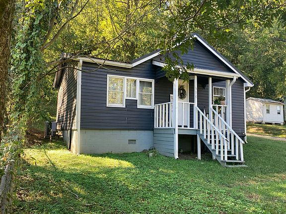 3rd image of 396 Spring St