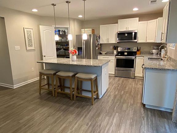 5th image of 240 Eurasian Dr