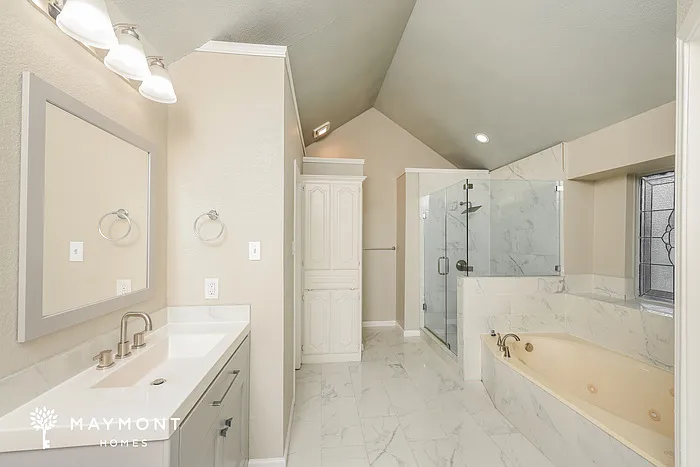 1019 Bluffview Dr — Photo 12