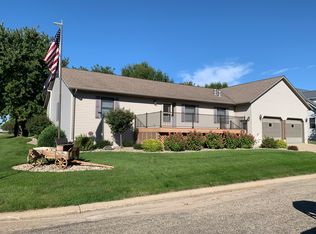 115 Eastern Ave S, Comfrey, MN 56019
