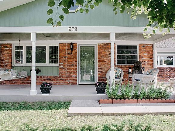 3rd image of 679 Marshall Ln