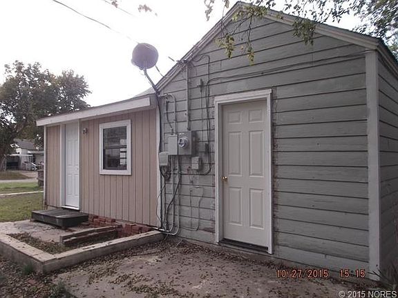 5th image of 453 S 72nd Ave E