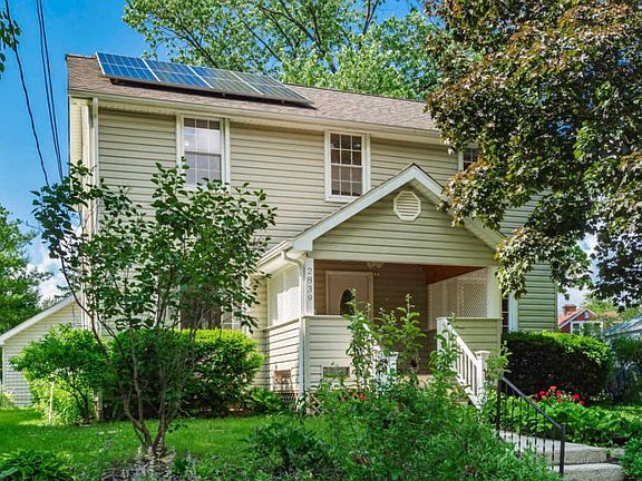 2nd image of 2839 Kensington Pl W