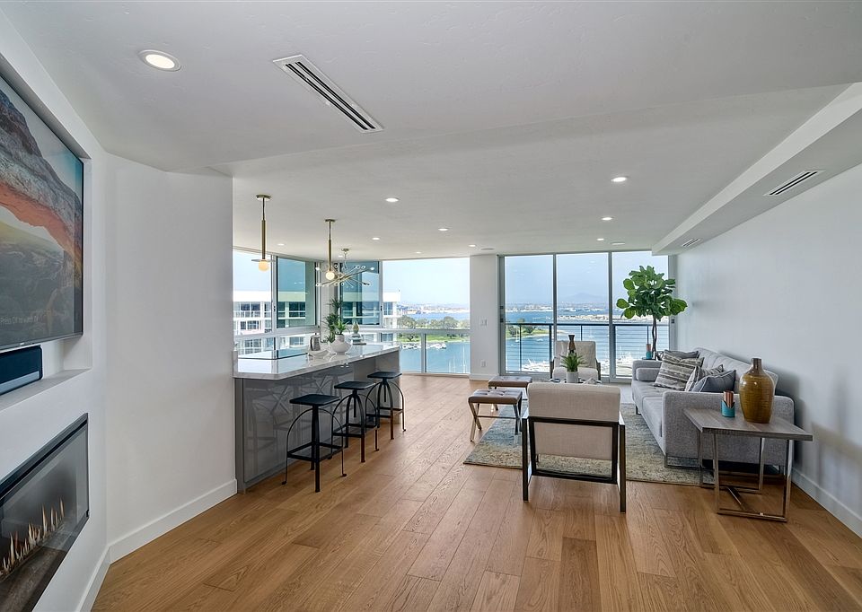 1st image of 1720 Avenida Del Mundo #8