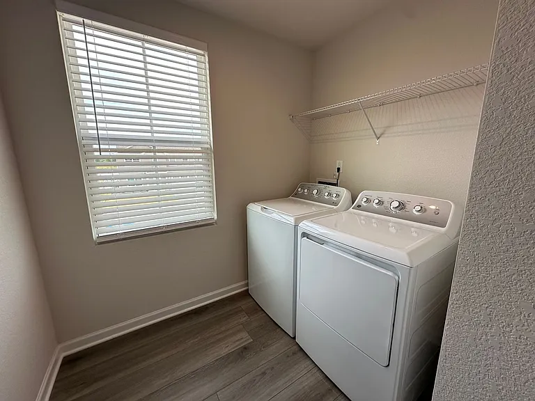 3616 Clyde St — Photo 10