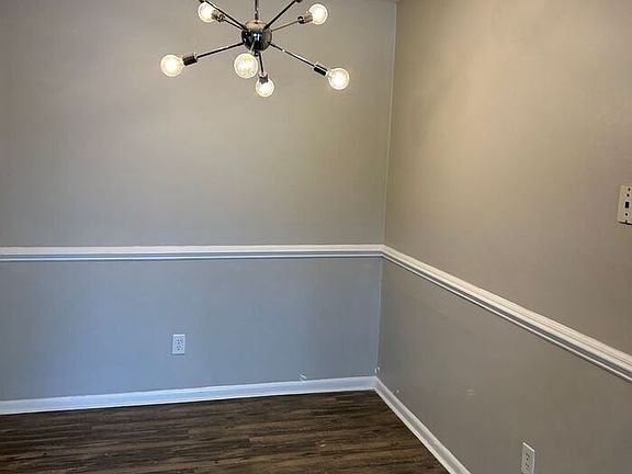 3rd image of 412 Oakridge Ave APT 9