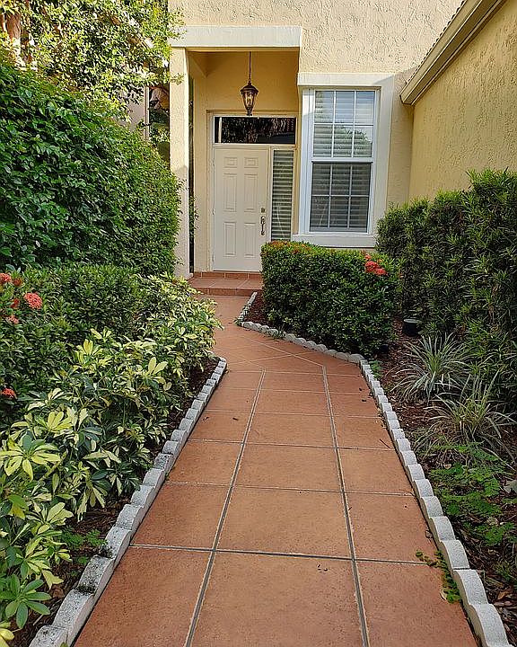 1st image of 1186 NW 108th Ter