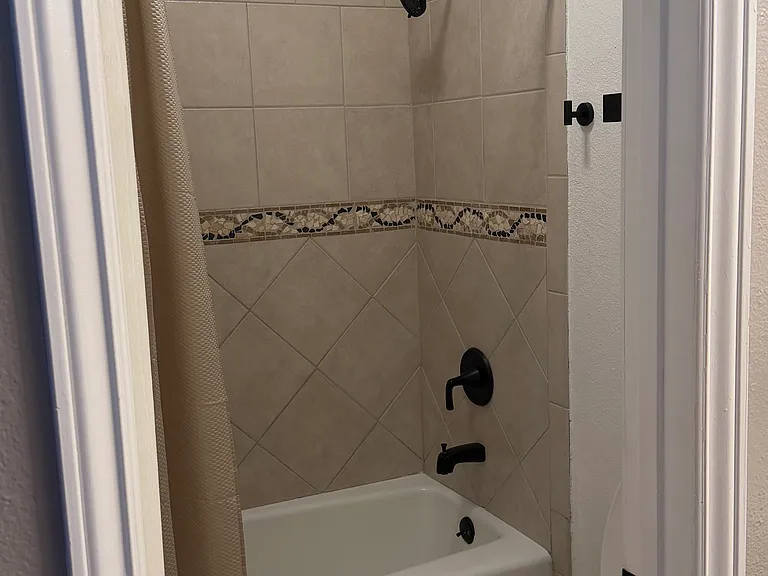 Ensuite Bathroom Secondary Bedroom