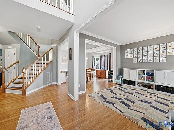 4th image of 11289 Silverstone Dr