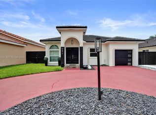8816 NW 149th Ter, Miami Lakes, FL 33018
