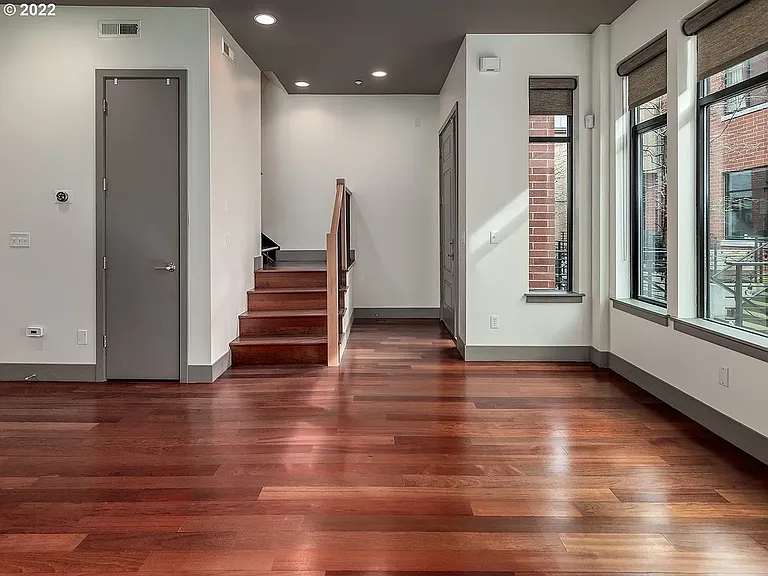 1726 NW Riverscape St — Photo 4