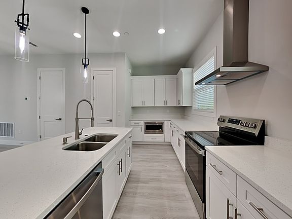 4th image of 54 W Jersey St #9
