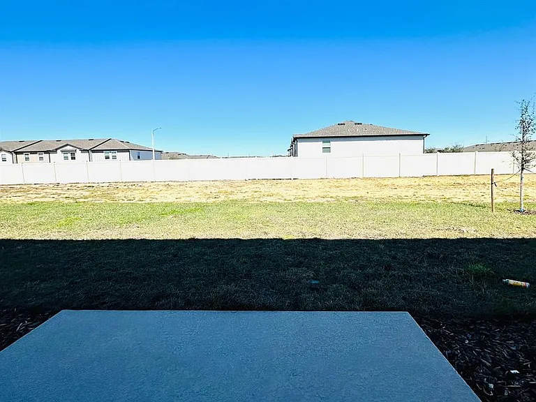 1335 Tallowwood Ln — Photo 16