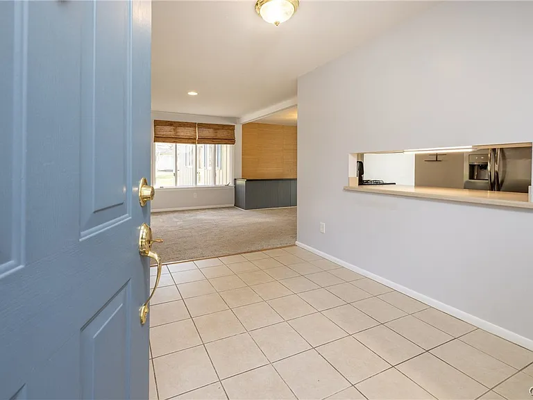 35 Lakeview Cir — Photo 5