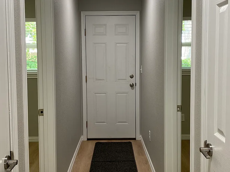 815 N Lydia St — Photo 15