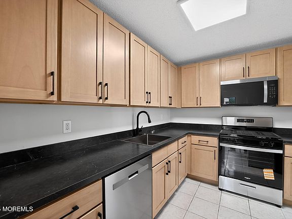 4th image of 606 Goldthread Court