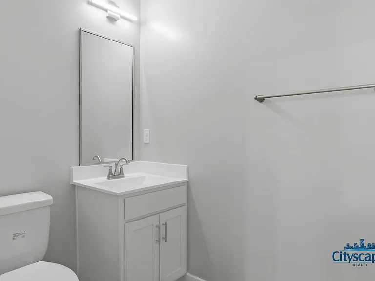 3102 P St #B — Photo 14