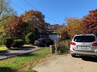 194 Lexington Rd, Shirley, NY 11967