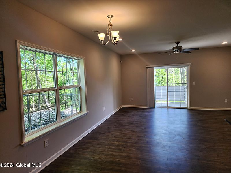 4th image of 904 Grayson Place
