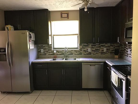 3rd image of 1233 SE Petunia Ave