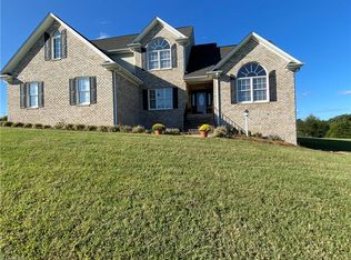 1486 Mountain View Rd, King, NC 27021