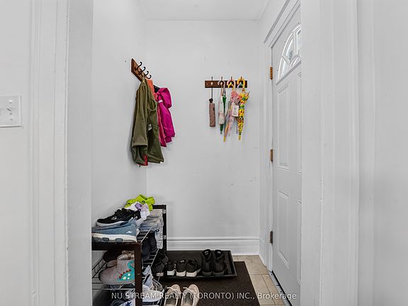 4th image of 9 Manning St