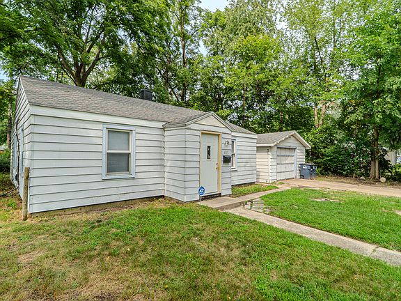 2nd image of 440 Cole Ct