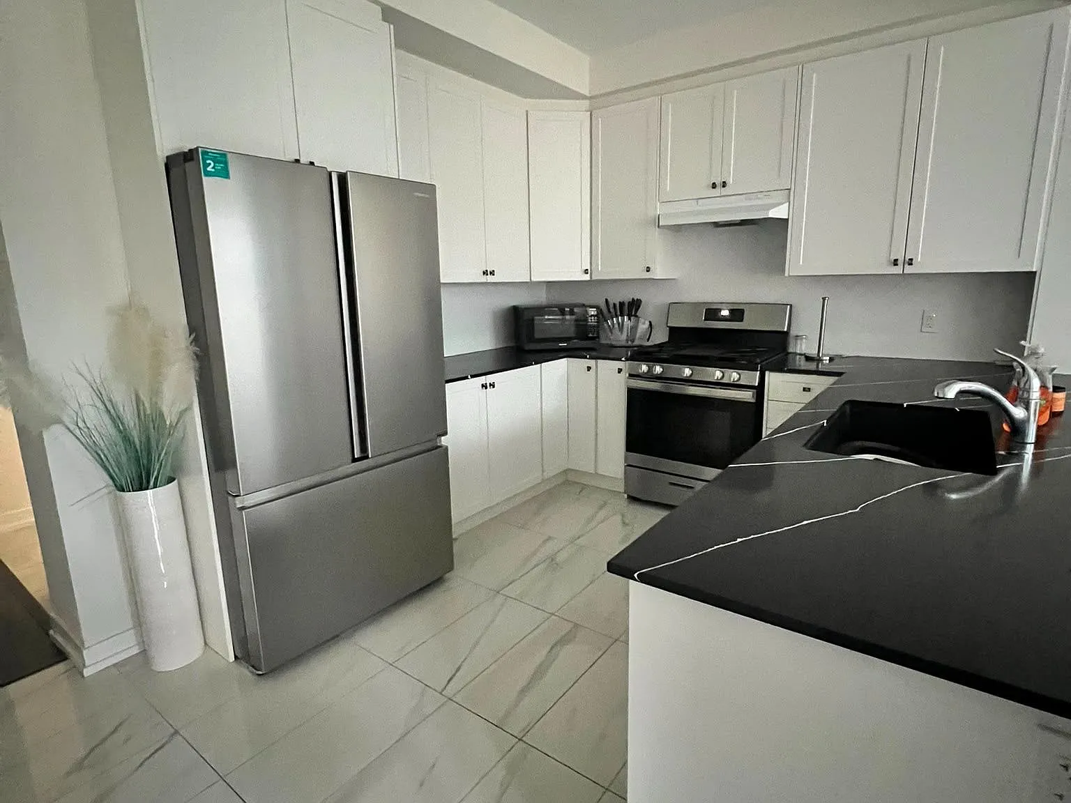 4 bed, $3,650 — Photo 4