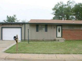 7113 SW Lario Ln, Topeka, KS 66619