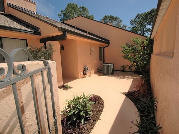 2nd image of 5329 Myrtle Wood