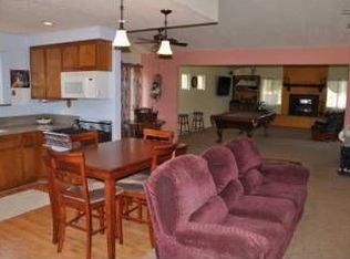 713 Sunningdale Dr, Oceanside, CA 92057