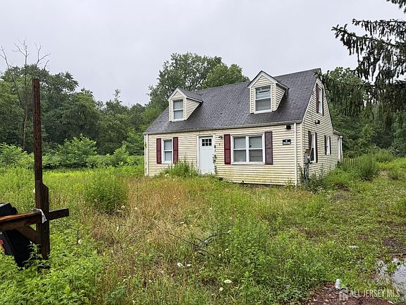 2nd image of 5 Union Hill Rd