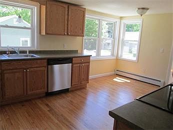3rd image of 12 Camp Hill Dr