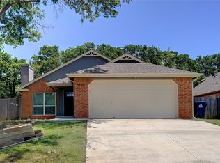 1108 Oak Tree St, Denton, TX 76209