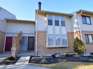 17 Arbor Ct, Cincinnati, OH 45246