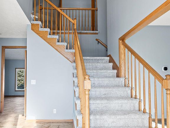 3rd image of 1126 Joy Cir