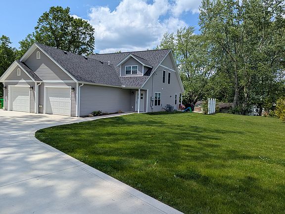 3rd image of 4262 Stow Rd