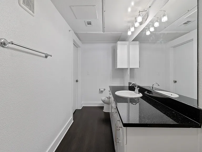 B2-Sand Dollar-Bathroom B2-Sand Dollar-Bathroom