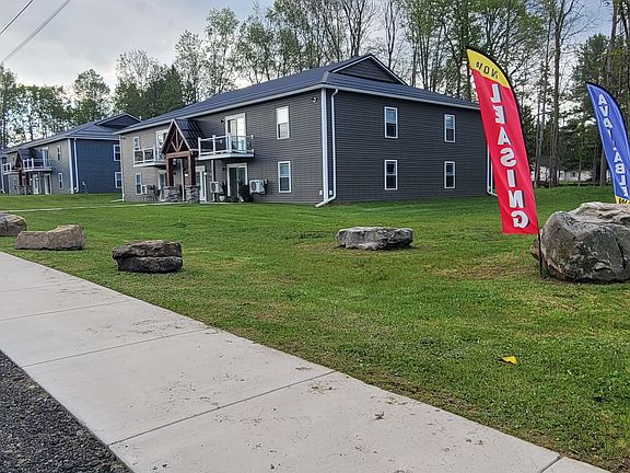 2nd image of 4 Sapphire Ln #5